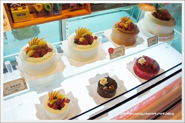 【台中蛋糕甜點】月之戀人．Moon Lover。好吃清爽的檸檬蛋糕，結婚禮餅和彌月禮盒也很推薦哦！ @飛天璇的口袋