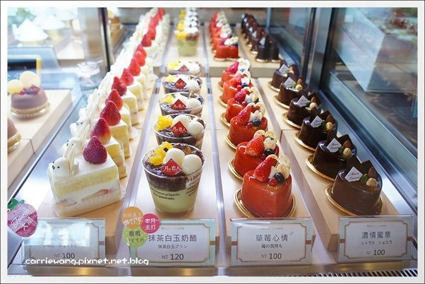 【台中蛋糕甜點】月之戀人．Moon Lover。好吃清爽的檸檬蛋糕，結婚禮餅和彌月禮盒也很推薦哦！ @飛天璇的口袋