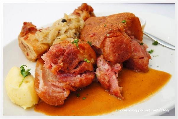 【台中法式餐廳】Simply Brasserie 樸儷花園(小法森)。環境很悠閒，餐點很高級，服務也很好&hellip; @飛天璇的口袋