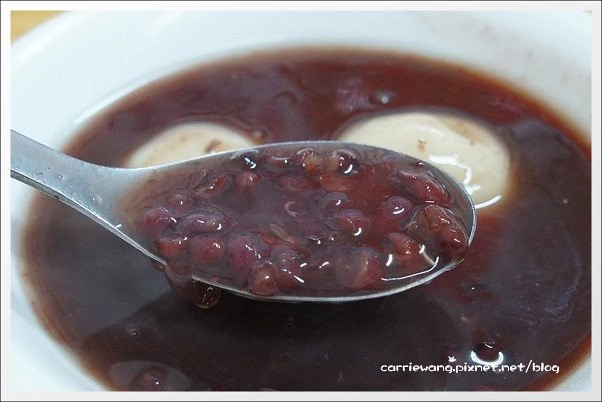 【台中小吃美食】翔記湯圓。台中老字號湯圓店，媒體也來報導，甜湯圓鹹湯圓都好吃！ @飛天璇的口袋