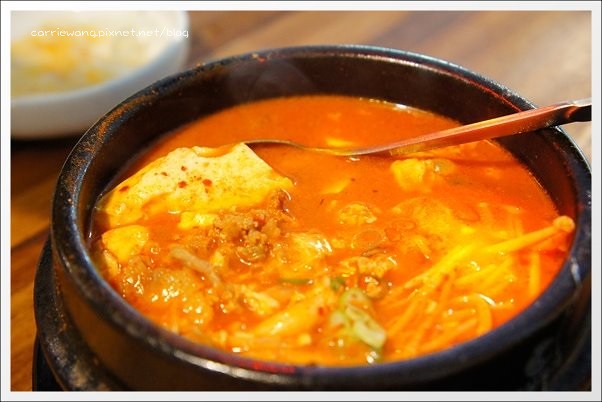 【台中韓式餐廳】豆腐35．TOFU thirty five@文心店。有咖啡館氛圍的韓式餐廳，小菜吃到飽嘛免驚！ @飛天璇的口袋