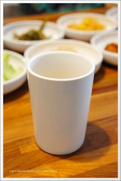 【台中韓式餐廳】豆腐35．TOFU thirty five@文心店。有咖啡館氛圍的韓式餐廳，小菜吃到飽嘛免驚！ @飛天璇的口袋