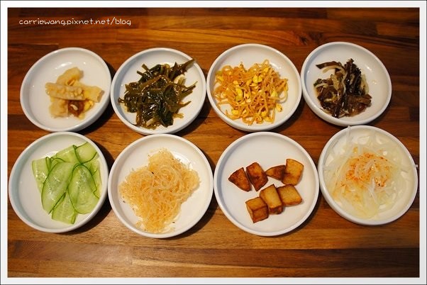 【台中韓式餐廳】豆腐35．TOFU thirty five@文心店。有咖啡館氛圍的韓式餐廳，小菜吃到飽嘛免驚！ @飛天璇的口袋