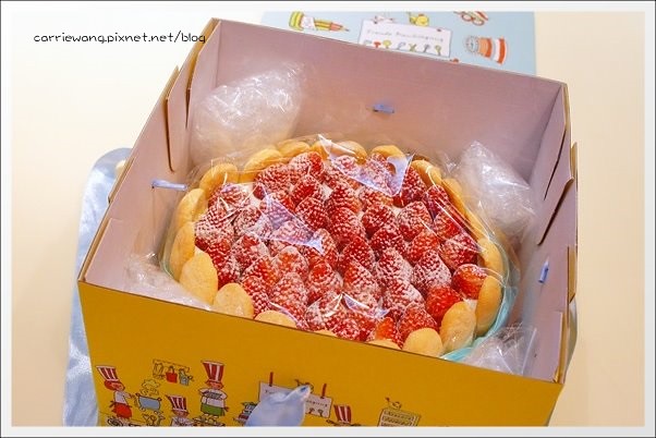 【新竹團購商品】六號花園烘焙坊。季節限定草莓生日蛋糕，清爽好吃大推薦！ @飛天璇的口袋