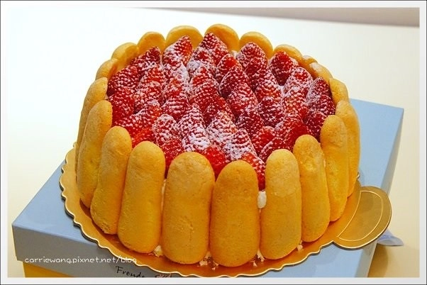 【新竹團購商品】六號花園烘焙坊。季節限定草莓生日蛋糕，清爽好吃大推薦！ @飛天璇的口袋