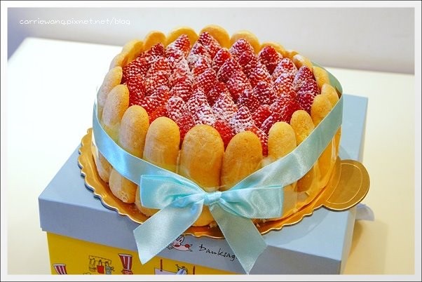【新竹團購商品】六號花園烘焙坊。季節限定草莓生日蛋糕，清爽好吃大推薦！ @飛天璇的口袋