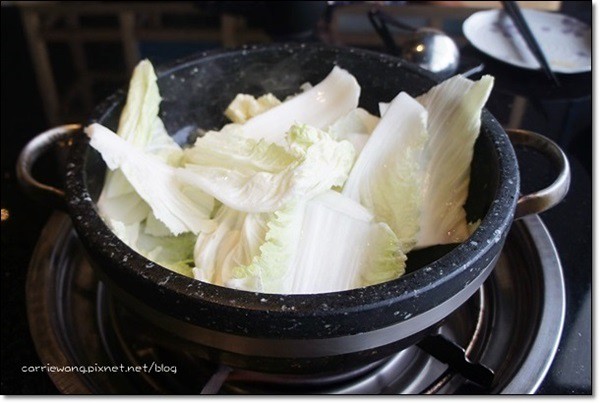 【台中火鍋推薦】大月觀石頭靚鍋。有美味的黃金稀飯哦(已歇業) @飛天璇的口袋