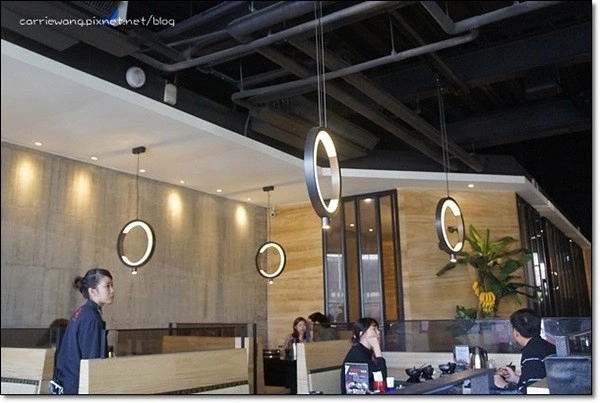 【台中火鍋推薦】大月觀石頭靚鍋。有美味的黃金稀飯哦(已歇業) @飛天璇的口袋