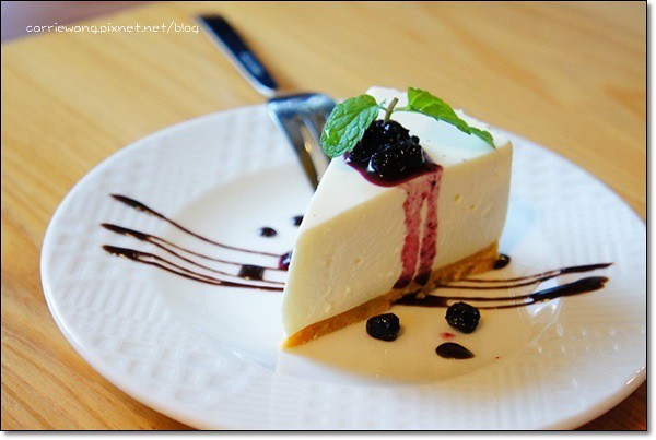 【台中下午茶】Caf&eacute; sora (Coffee Industry)。工業風的咖啡館，空間悠閒又舒服&hellip; @飛天璇的口袋