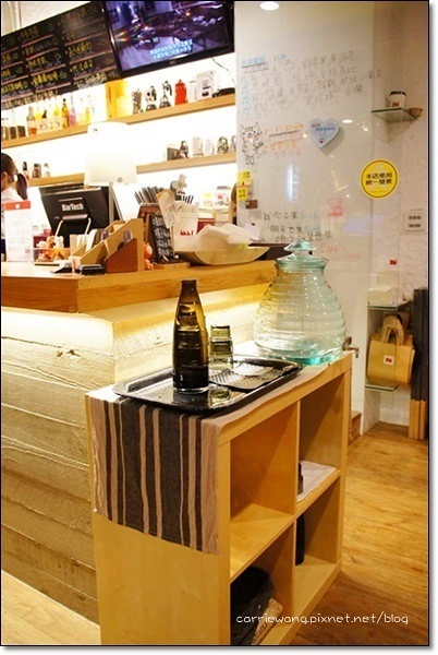 【台中下午茶】Caf&eacute; sora (Coffee Industry)。工業風的咖啡館，空間悠閒又舒服&hellip; @飛天璇的口袋