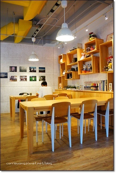 【台中下午茶】Caf&eacute; sora (Coffee Industry)。工業風的咖啡館，空間悠閒又舒服&hellip; @飛天璇的口袋