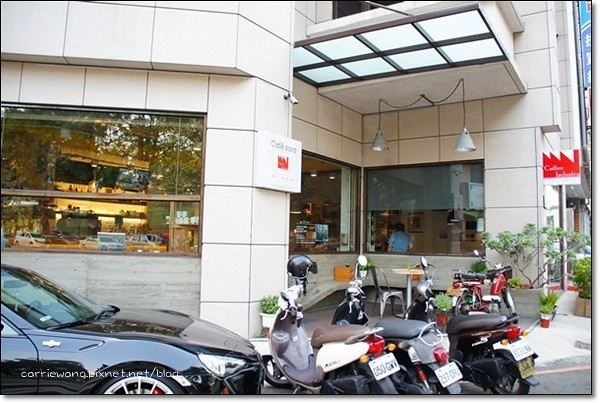 【台中下午茶】Caf&eacute; sora (Coffee Industry)。工業風的咖啡館，空間悠閒又舒服&hellip; @飛天璇的口袋