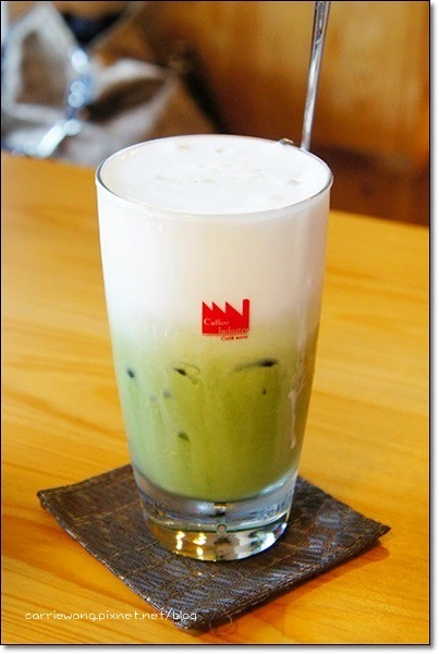 【台中下午茶】Caf&eacute; sora (Coffee Industry)。工業風的咖啡館，空間悠閒又舒服&hellip; @飛天璇的口袋