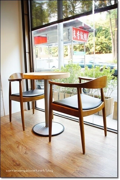 【台中下午茶】Caf&eacute; sora (Coffee Industry)。工業風的咖啡館，空間悠閒又舒服&hellip; @飛天璇的口袋