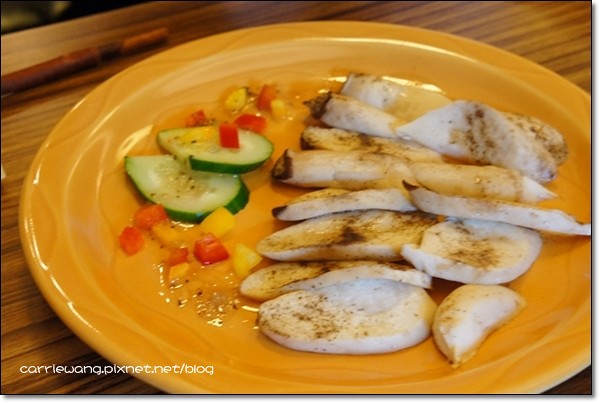 【台中下午茶】Landscape 1893 Cafe。到圖書館裡喝咖啡，一個人耽整個下午也不會無聊！ @飛天璇的口袋