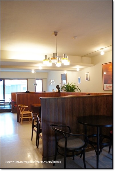 【台中下午茶】Landscape 1893 Cafe。到圖書館裡喝咖啡，一個人耽整個下午也不會無聊！ @飛天璇的口袋