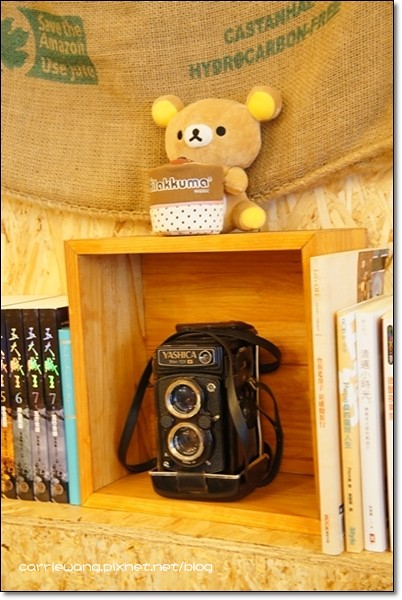 【台中下午茶】Landscape 1893 Cafe。到圖書館裡喝咖啡，一個人耽整個下午也不會無聊！ @飛天璇的口袋