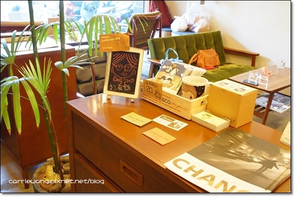 【台中下午茶】Landscape 1893 Cafe。到圖書館裡喝咖啡，一個人耽整個下午也不會無聊！ @飛天璇的口袋