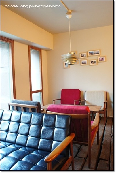 【台中下午茶】Landscape 1893 Cafe。到圖書館裡喝咖啡，一個人耽整個下午也不會無聊！ @飛天璇的口袋