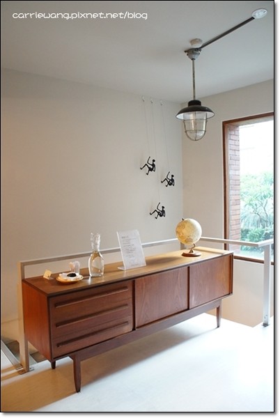 【台中下午茶】Landscape 1893 Cafe。到圖書館裡喝咖啡，一個人耽整個下午也不會無聊！ @飛天璇的口袋