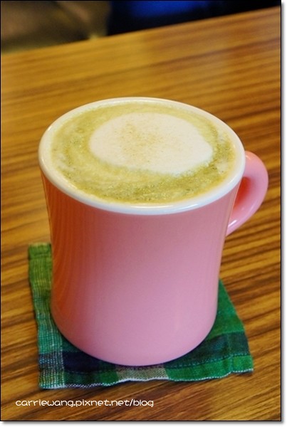 【台中下午茶】Landscape 1893 Cafe。到圖書館裡喝咖啡，一個人耽整個下午也不會無聊！ @飛天璇的口袋