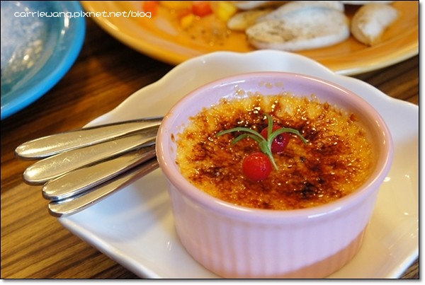 【台中下午茶】Landscape 1893 Cafe。到圖書館裡喝咖啡，一個人耽整個下午也不會無聊！ @飛天璇的口袋