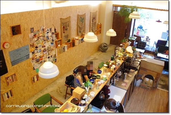 【台中下午茶】Landscape 1893 Cafe。到圖書館裡喝咖啡，一個人耽整個下午也不會無聊！ @飛天璇的口袋