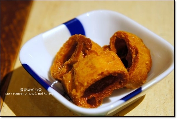 杏桃鬆餅屋 UZNA OMOM｜來自日本原宿的8公分蘇芙蕾厚鬆餅，讓女孩子尖叫的幸福口感 @飛天璇的口袋