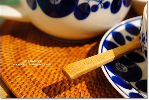 杏桃鬆餅屋 UZNA OMOM｜來自日本原宿的8公分蘇芙蕾厚鬆餅，讓女孩子尖叫的幸福口感 @飛天璇的口袋