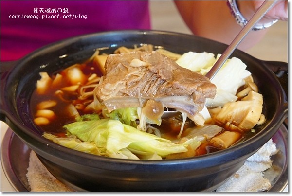 【台中異國料理】薩藍馬來西亞料理(原：新萬利肉骨茶餐廳)。不用出國就可以吃到道地的南洋料理 @飛天璇的口袋