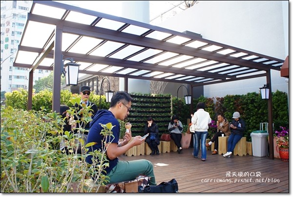 【台中蛋糕甜點】七個小日子．戚風蛋糕專賣店。梨子咖啡關係企業，開幕期間義式冰淇淋優惠 $17元，快衝吧！ @飛天璇的口袋