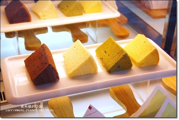 【台中蛋糕甜點】七個小日子．戚風蛋糕專賣店。梨子咖啡關係企業，開幕期間義式冰淇淋優惠 $17元，快衝吧！ @飛天璇的口袋