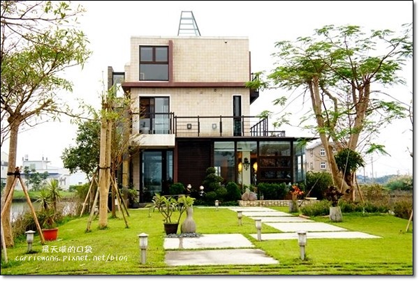 【宜蘭民宿推薦】礁溪幸福99。稻田中央的漂浮城堡，座擁幸福的好地方 @飛天璇的口袋