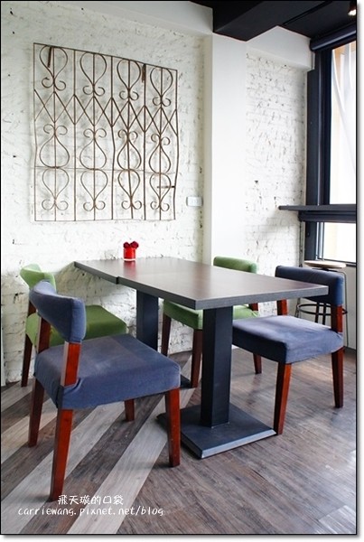 麋路咖啡輕食坊．Meet Road：老宅改建咖啡館，裡面充滿麋鹿的元素，一個適合放鬆與享受幸福的空間(已歇業) @飛天璇的口袋