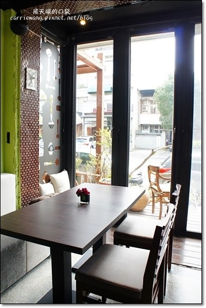 麋路咖啡輕食坊．Meet Road：老宅改建咖啡館，裡面充滿麋鹿的元素，一個適合放鬆與享受幸福的空間(已歇業) @飛天璇的口袋