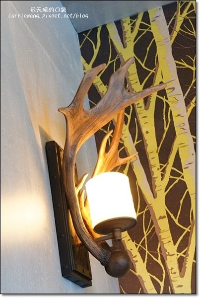 麋路咖啡輕食坊．Meet Road：老宅改建咖啡館，裡面充滿麋鹿的元素，一個適合放鬆與享受幸福的空間(已歇業) @飛天璇的口袋