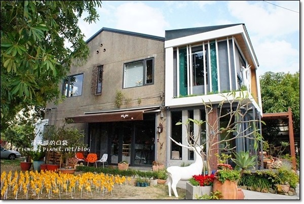 麋路咖啡輕食坊．Meet Road：老宅改建咖啡館，裡面充滿麋鹿的元素，一個適合放鬆與享受幸福的空間(已歇業) @飛天璇的口袋