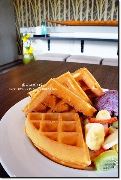 麋路咖啡輕食坊．Meet Road：老宅改建咖啡館，裡面充滿麋鹿的元素，一個適合放鬆與享受幸福的空間(已歇業) @飛天璇的口袋