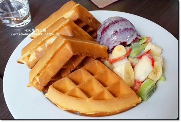 麋路咖啡輕食坊．Meet Road：老宅改建咖啡館，裡面充滿麋鹿的元素，一個適合放鬆與享受幸福的空間(已歇業) @飛天璇的口袋