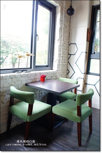 麋路咖啡輕食坊．Meet Road：老宅改建咖啡館，裡面充滿麋鹿的元素，一個適合放鬆與享受幸福的空間(已歇業) @飛天璇的口袋