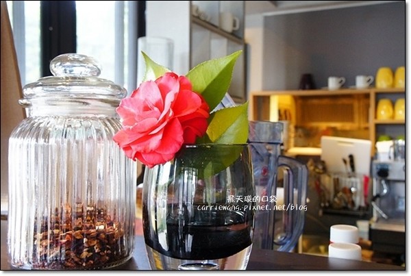 麋路咖啡輕食坊．Meet Road：老宅改建咖啡館，裡面充滿麋鹿的元素，一個適合放鬆與享受幸福的空間(已歇業) @飛天璇的口袋