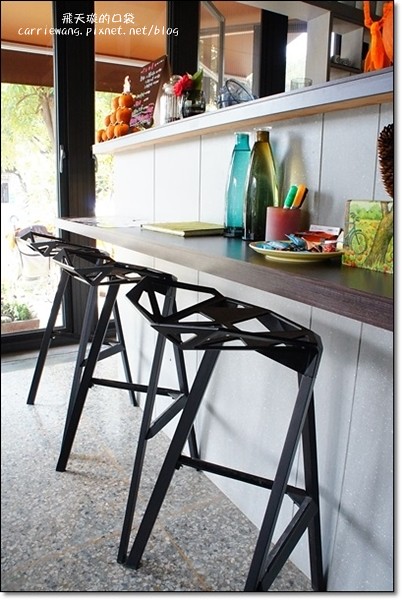 麋路咖啡輕食坊．Meet Road：老宅改建咖啡館，裡面充滿麋鹿的元素，一個適合放鬆與享受幸福的空間(已歇業) @飛天璇的口袋