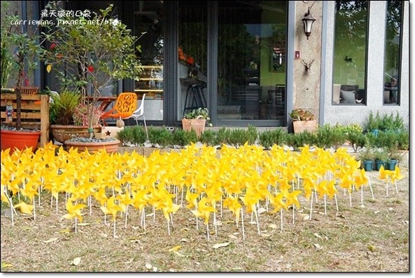 麋路咖啡輕食坊．Meet Road：老宅改建咖啡館，裡面充滿麋鹿的元素，一個適合放鬆與享受幸福的空間(已歇業) @飛天璇的口袋
