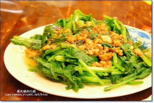 【宜蘭東門夜市】必吃小吃美食推薦。梁大胖碳烤+彭記蔥油餅+善美仙草八寶湯+老店東山鴨頭+阿成蚵仔煎+搖搖冰+正隆羊肉湯 @飛天璇的口袋