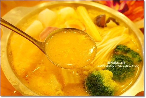 鬼椒一番麻辣小火鍋 和美店｜湯頭創意獨特，食材健康用心，中部第一家分店，一開幕就氣勢如虹 @飛天璇的口袋