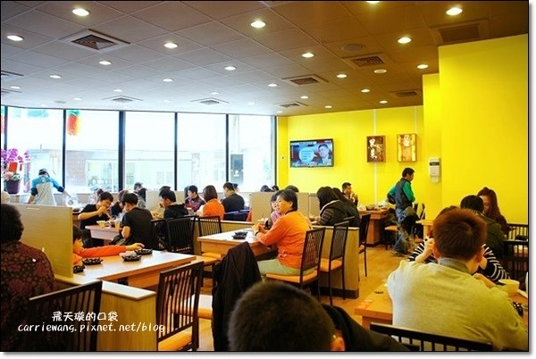 鬼椒一番麻辣小火鍋 和美店｜湯頭創意獨特，食材健康用心，中部第一家分店，一開幕就氣勢如虹 @飛天璇的口袋