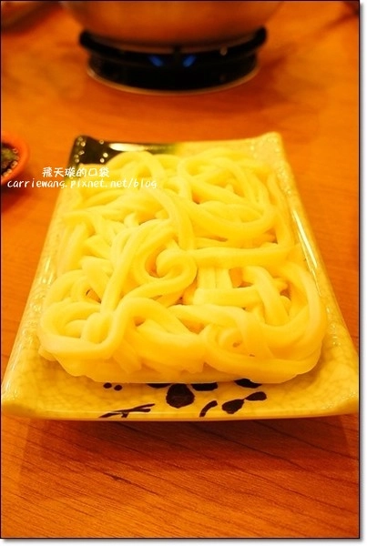 鬼椒一番麻辣小火鍋 和美店｜湯頭創意獨特，食材健康用心，中部第一家分店，一開幕就氣勢如虹 @飛天璇的口袋