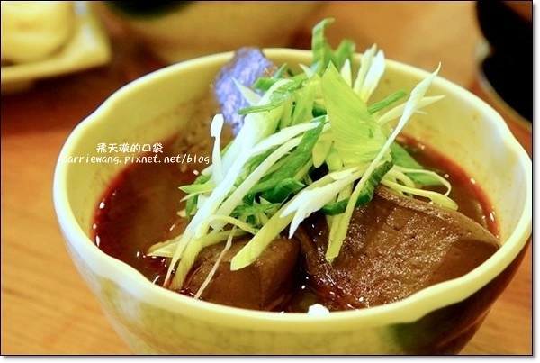 鬼椒一番麻辣小火鍋 和美店｜湯頭創意獨特，食材健康用心，中部第一家分店，一開幕就氣勢如虹 @飛天璇的口袋