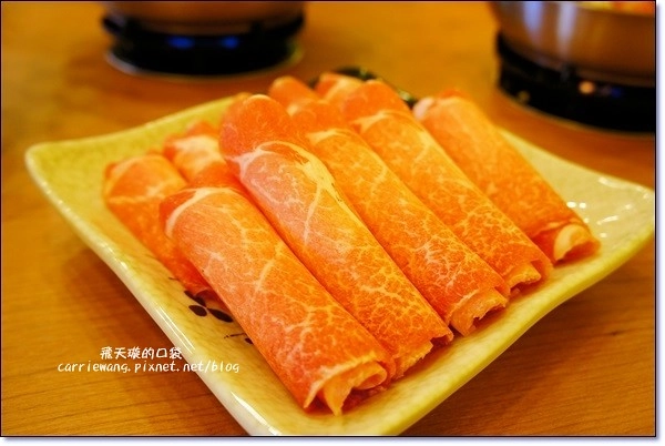 鬼椒一番麻辣小火鍋 和美店｜湯頭創意獨特，食材健康用心，中部第一家分店，一開幕就氣勢如虹 @飛天璇的口袋