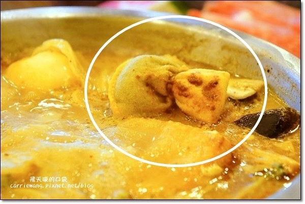 鬼椒一番麻辣小火鍋 和美店｜湯頭創意獨特，食材健康用心，中部第一家分店，一開幕就氣勢如虹 @飛天璇的口袋